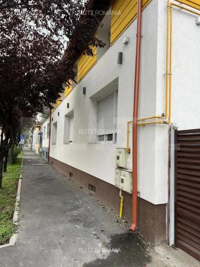 Spa?iu Comercial Central, Strada Iuliu Maniu - 2 Spa?iu Comercial Central, Strada Iuliu Maniu - 2