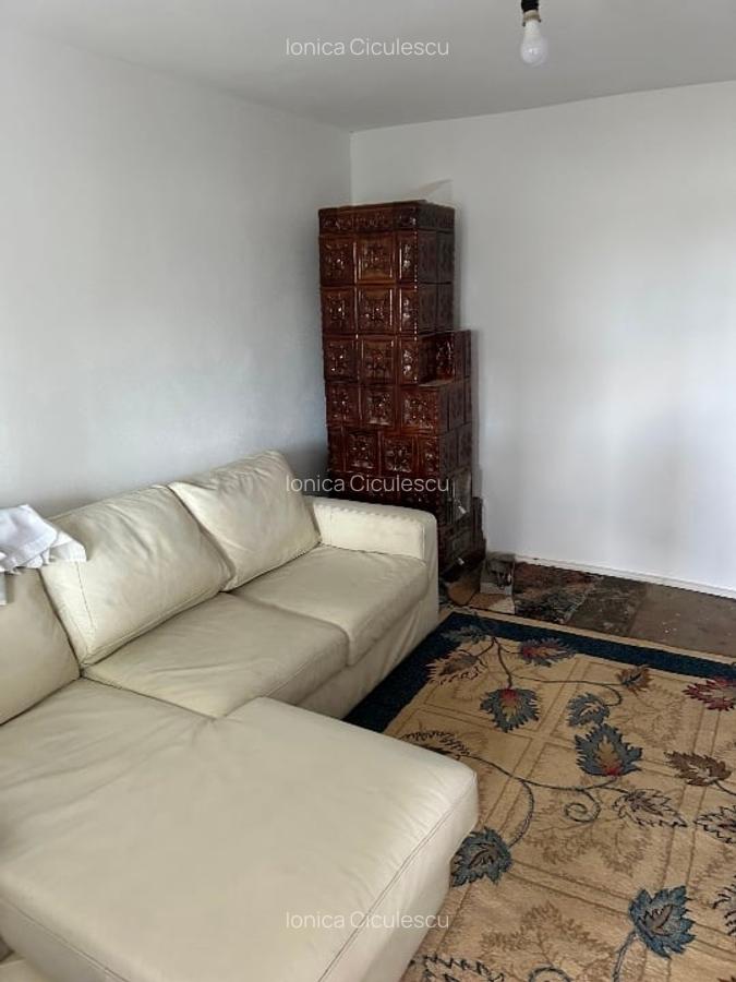 Casă cu anexe și grădină; Retevoiesti , 30Km Curte de Argeș și Câmpulung; locuib - 9