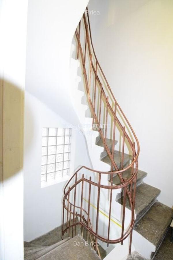 Vila individuala interbelica curte garaj intre Dacia si Stefan cel Mare - 15