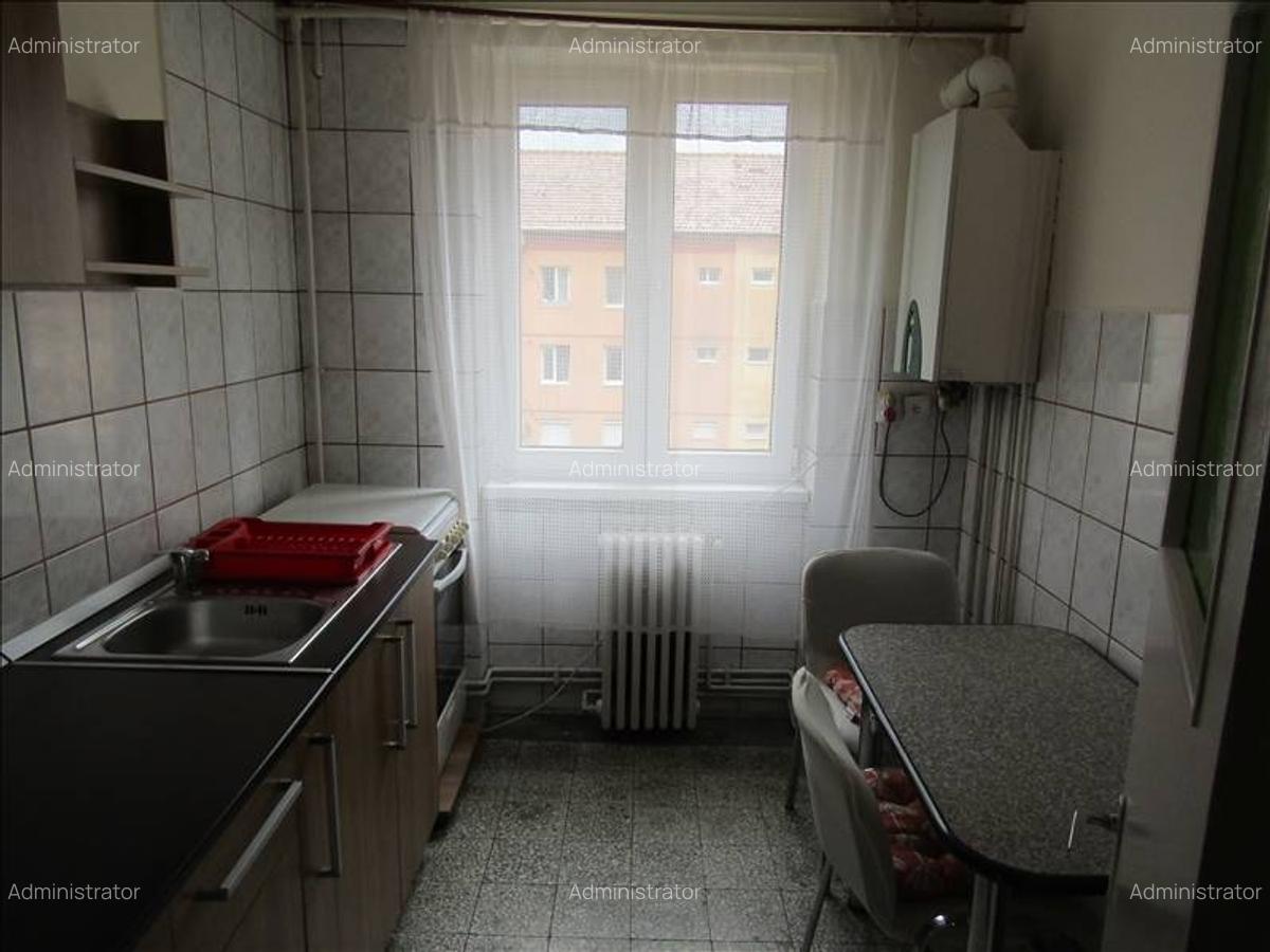 Apartament zona CEDONIA- str. Luptei - 6