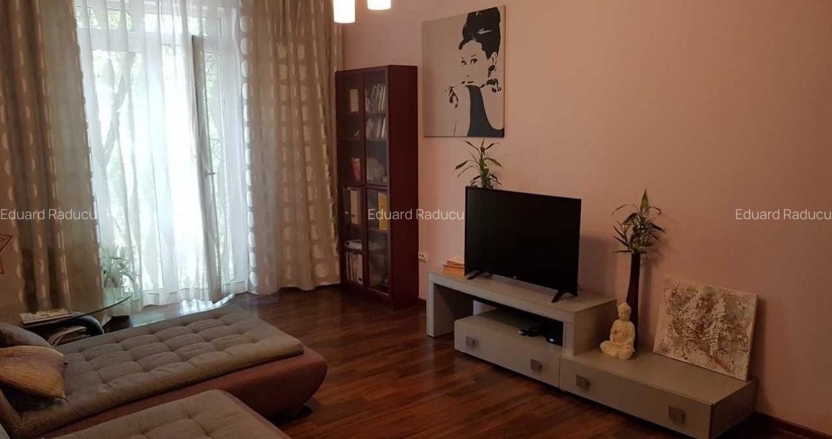 Apartament 3 camere in bloc cu tavane inalte, 85mp, langa metrou - Orizont - 1 Apartament 3 camere in bloc cu tavane inalte, 85mp, langa metrou - Orizont - 1
