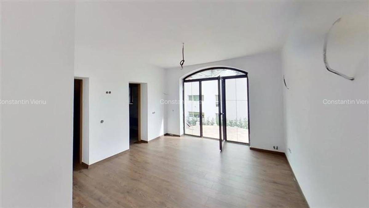 Casă individuală cu 9 camere în Exterior Est - 17