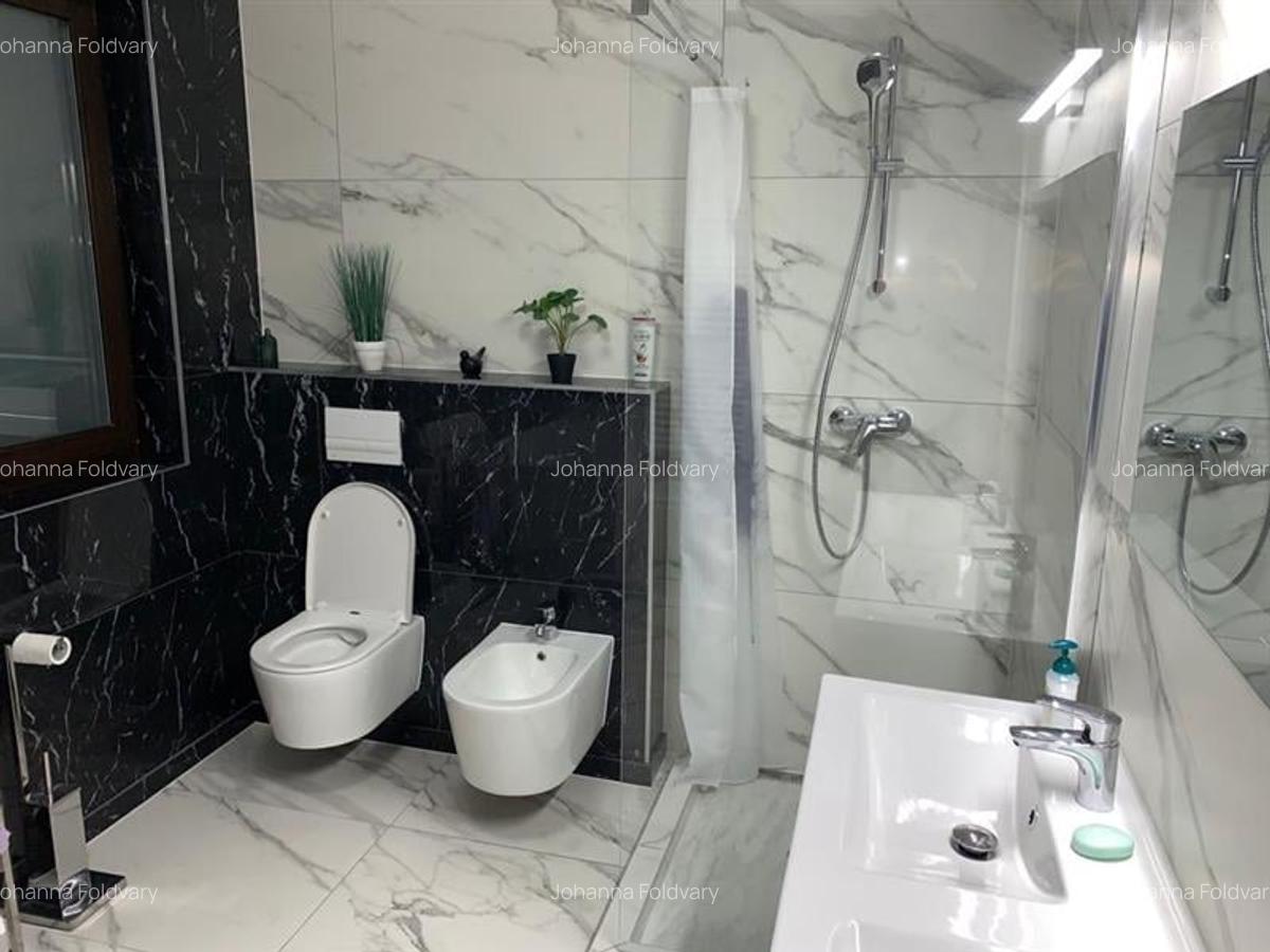 Casă cu 5 camere în Dumbrăvița - 16