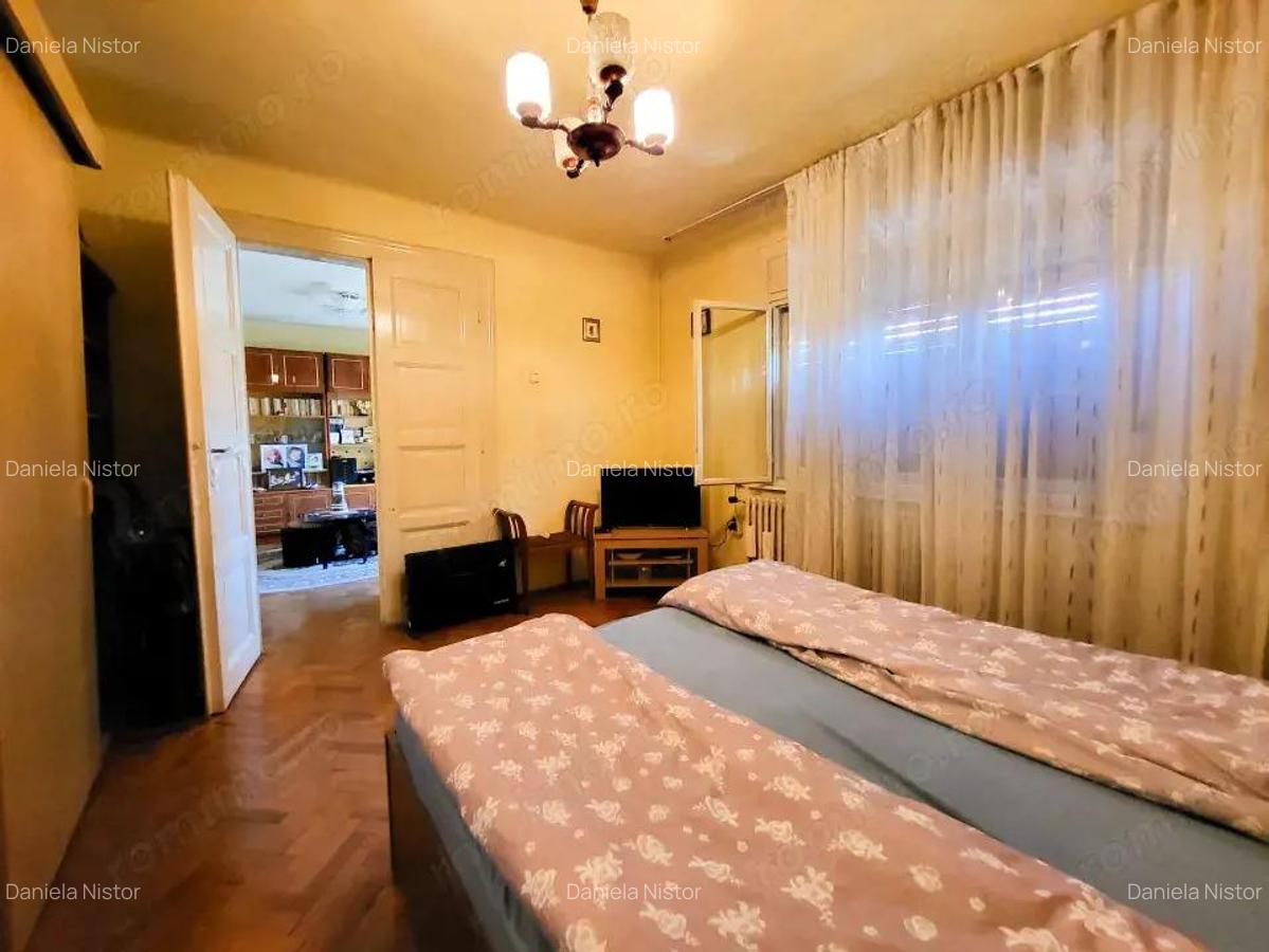 Casa 8 Camere, 3 Apartamente, Singur in curte - 14