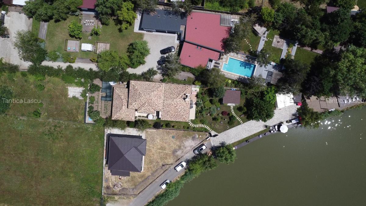 Imobil  de lux pe malul lacului cu ponton, complet mobilat si utilat - 12