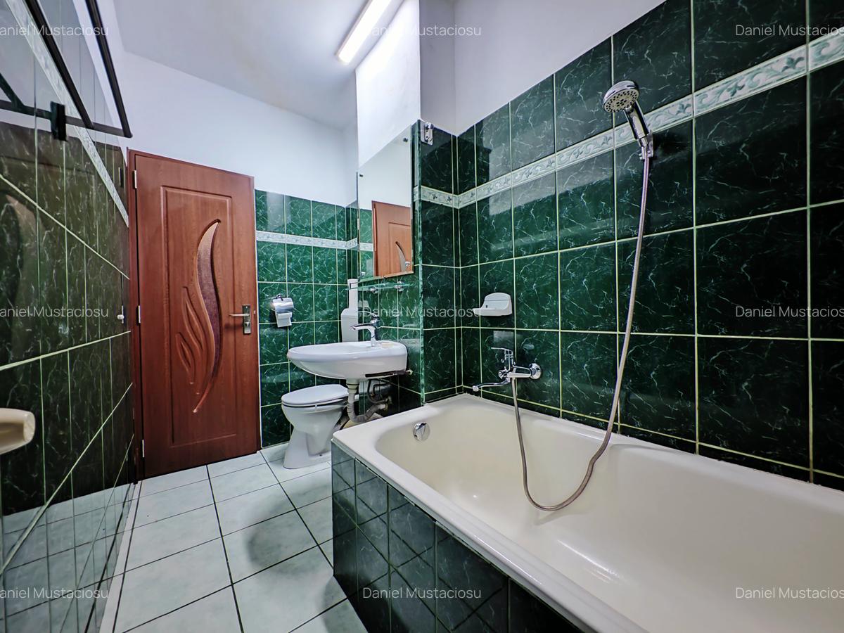 Piata Victoriei | vis a vis de metr.| Spatioasa in bl.anvelopat,vedere in piata - 21