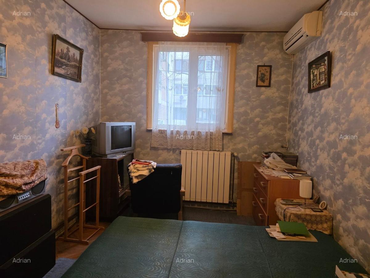 Titan, chiar la intrare in Parcul IOR, pe Lunca Bradului, la Scoala 195 - 5