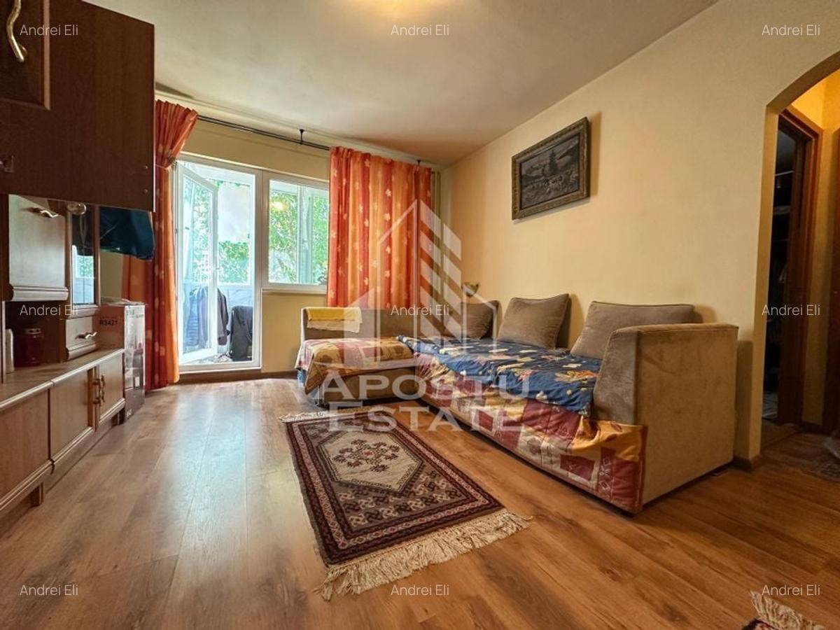 Apartament cu 2 camere, centrala proprie, etaj 2, zona Sagului - 1