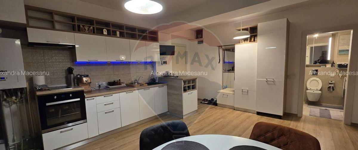 Apartament cu 3 camere de vanzare in zona Craiovita Noua - 2