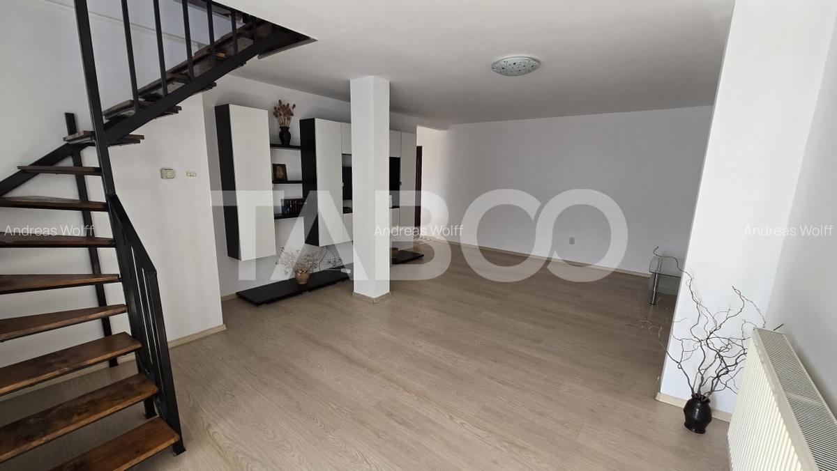 Apartament de vanzare 3 camere luminoase si balcon in zona Tilisca - 5