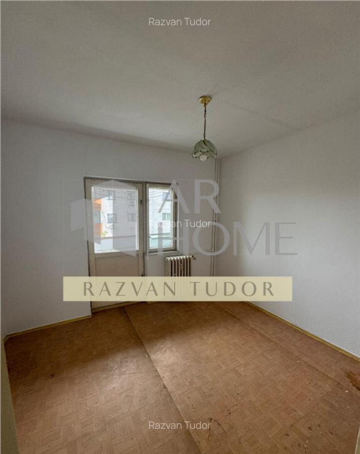 Apartament 3 camere , Pta Mihai Viteazul , zona centrala, Pl - 4 Apartament 3 camere , Pta Mihai Viteazul , zona centrala, Pl - 4