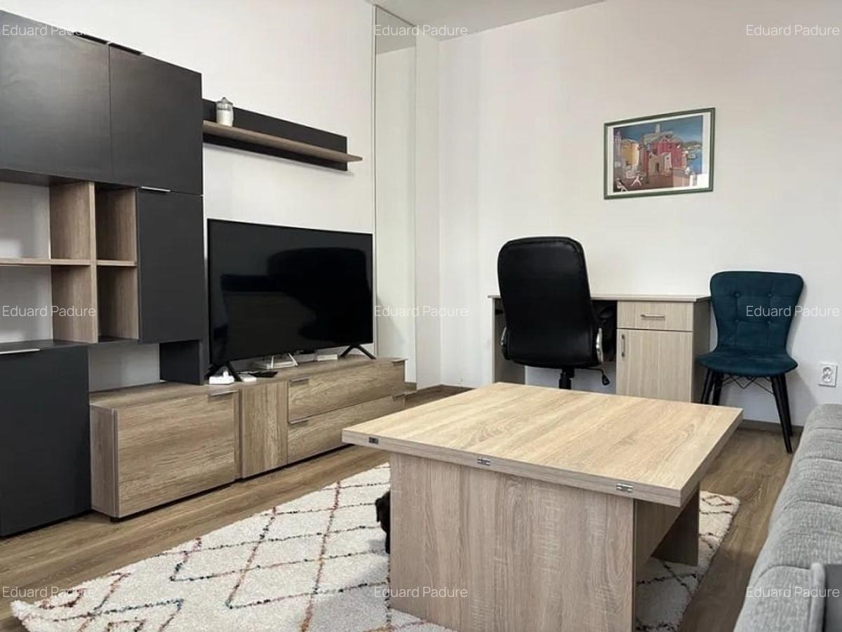 Apartament cu 2 camere decomandat în Semicentral - 2