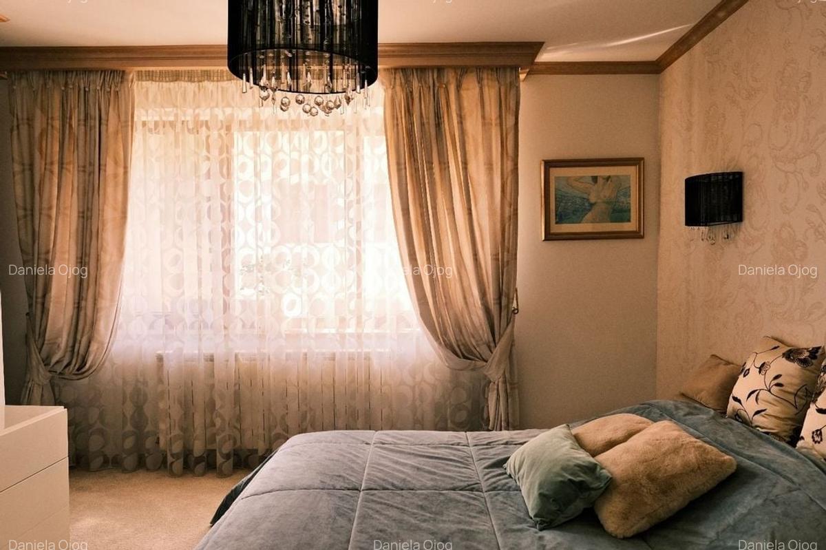 VILA ARCUL DE TRIUMF - 17