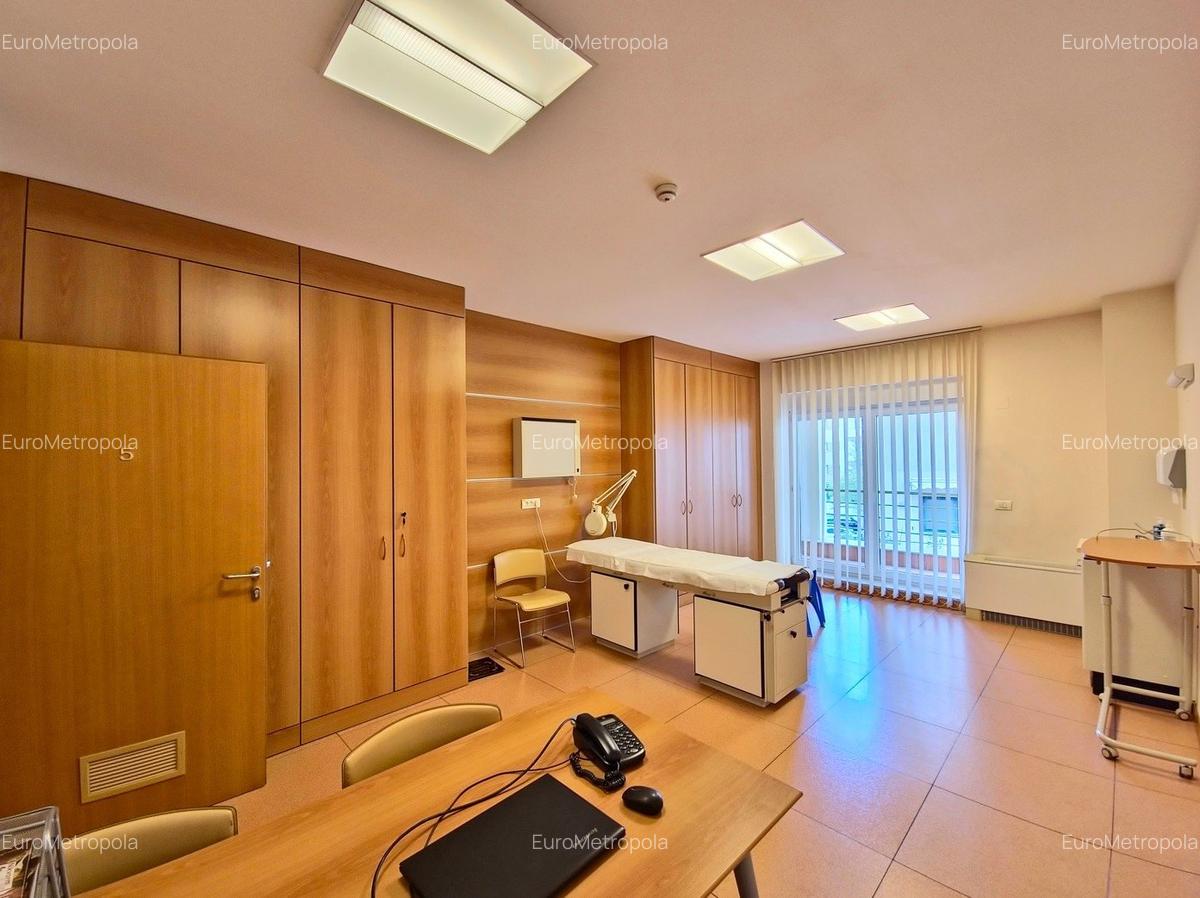 Apartament cu 6 camere decomandat în Herăstrău - 2