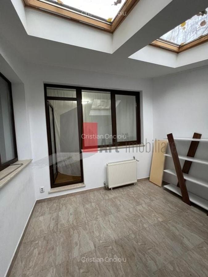 Apartament cu 3 camere semidecomandat în 1 Mai - 13