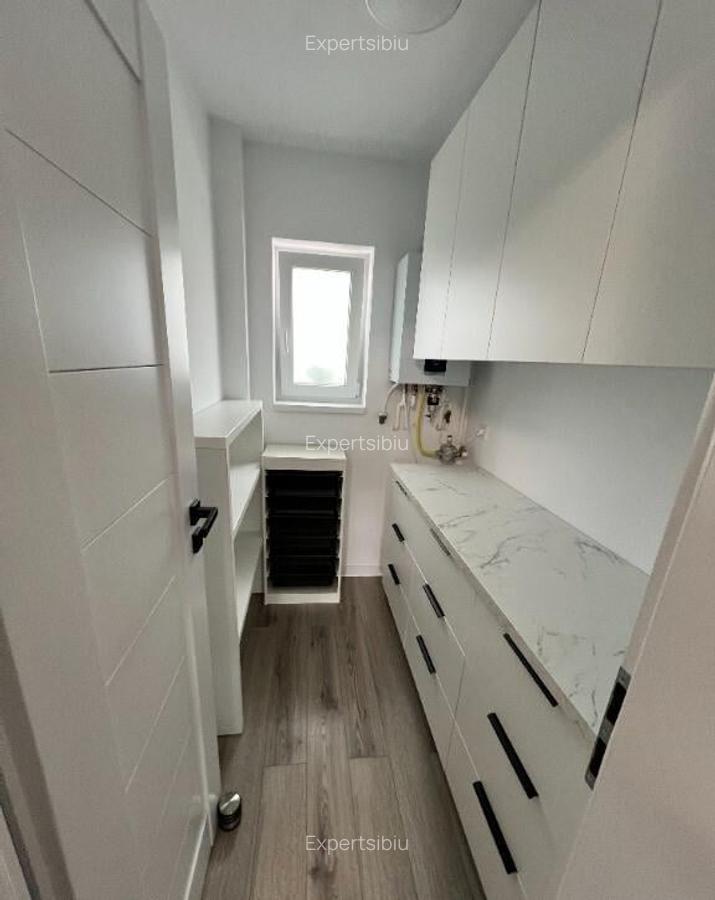 Inchiriere casa 4 camere decomandate ?elimbar, str. Triajului - 20