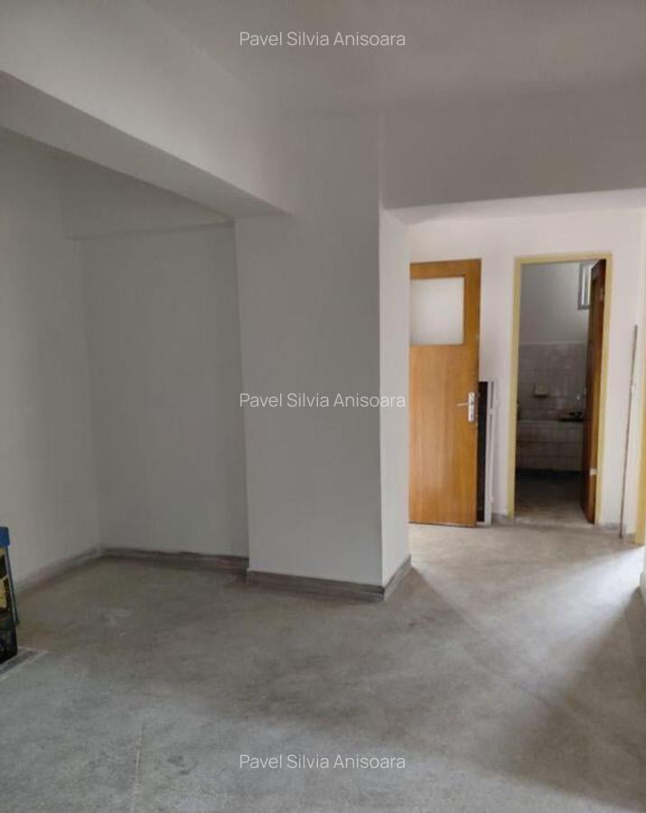 Apartament 3 camere decomandat, Mazepa 1, etaj 1/10 - 1