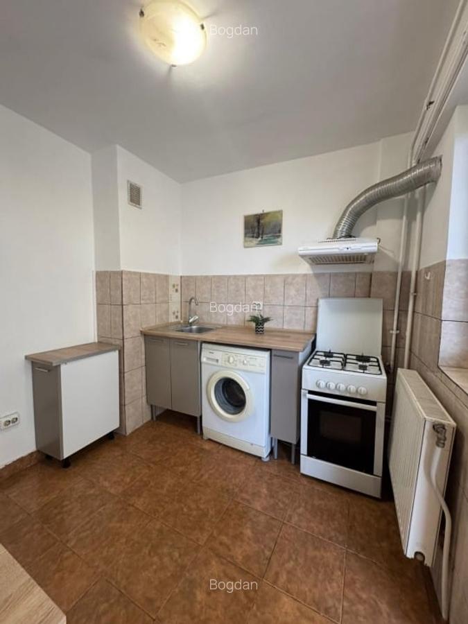 Decomandată, Craiovița, liberă, spațioasă, zonă bună - 3