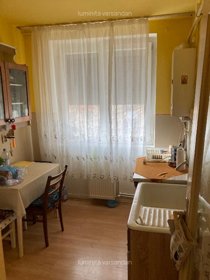 VAND APARTAMENT 2 camere - 58000 euro zona ultracentrala - 5