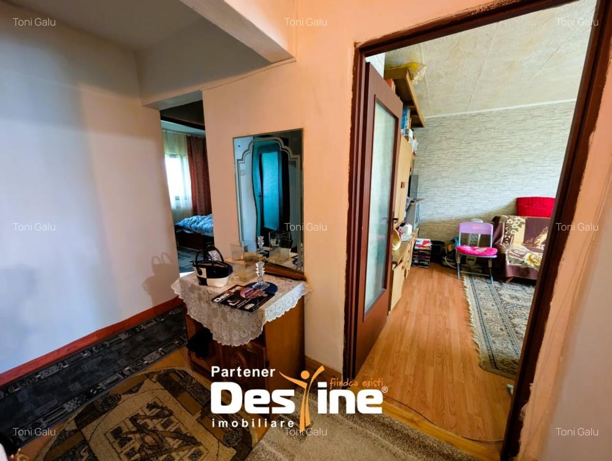 4 camere decomandat - 2 bai cu geam - centrala termica - simplu - la strada, CUG - 11
