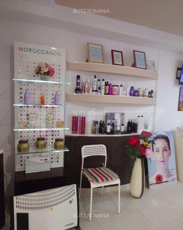 Spatiu comercial de vanzare, 290 mp, zona Micro 3 - 3