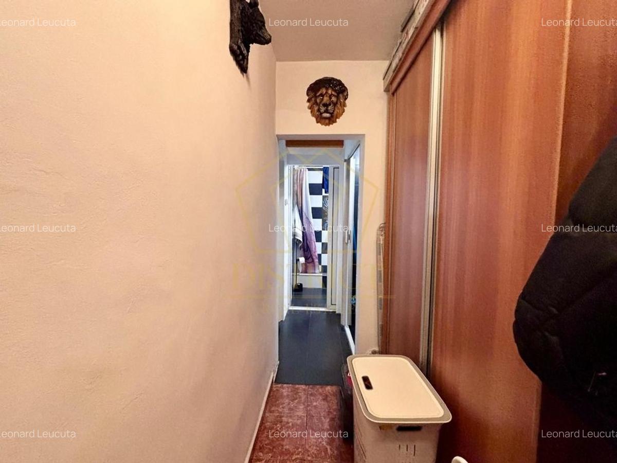 Apartament decomandat cu 3 camere, etaj 1 | Sagului - 11