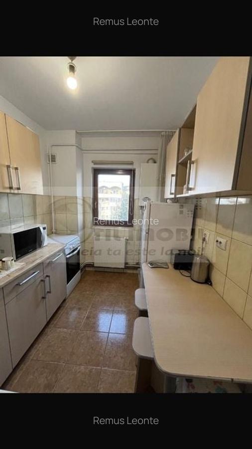 Apartament cu 2 camere, decomandat - Gară - loc de parcare - etaj 3 ! - 3