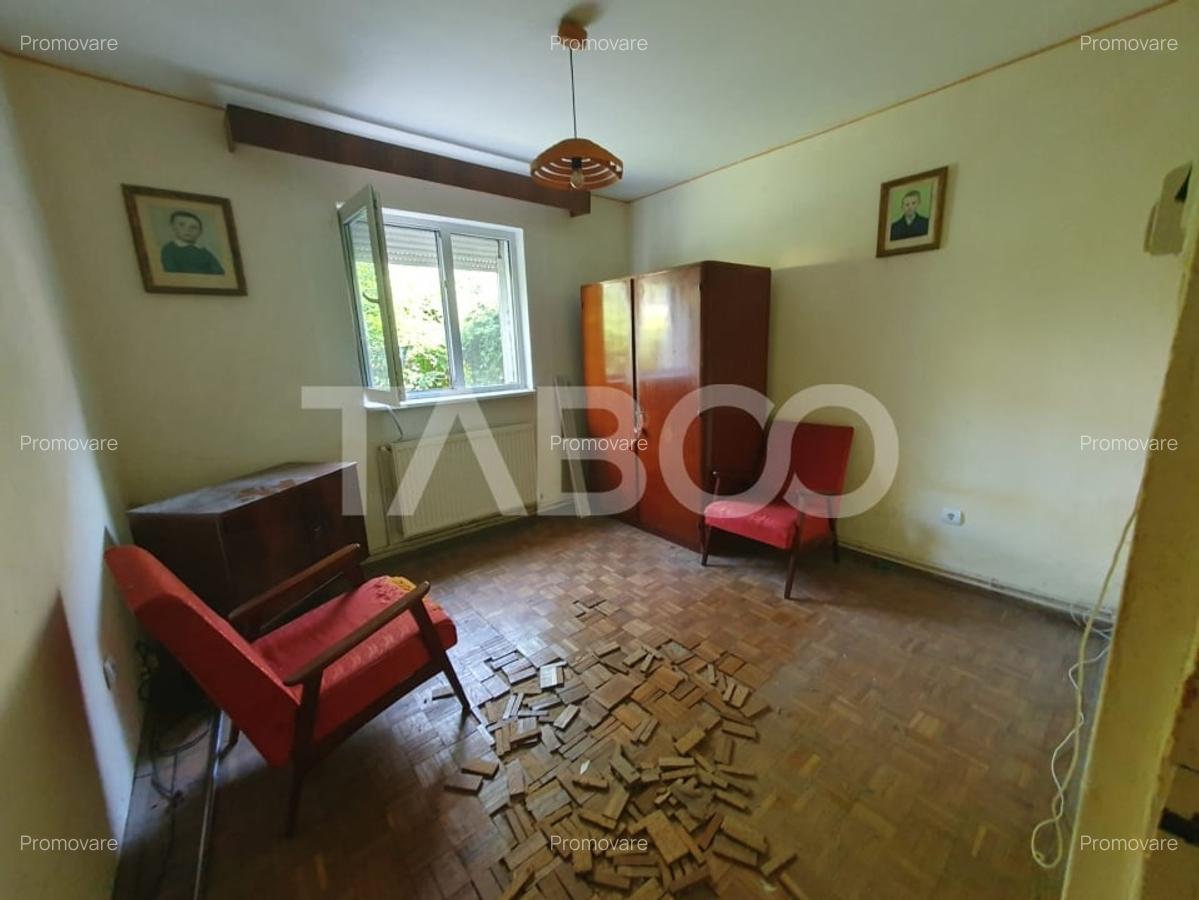 Apartament 3 camere decomandate 65 mp + 5 mp balcon parter Fagaras - 2