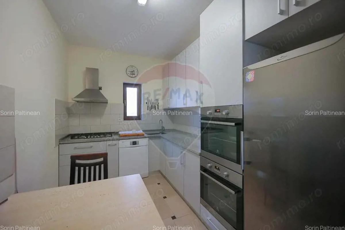 Pensiune cu piscina de vanzare in Beverly Hills , Sanmartin - 18