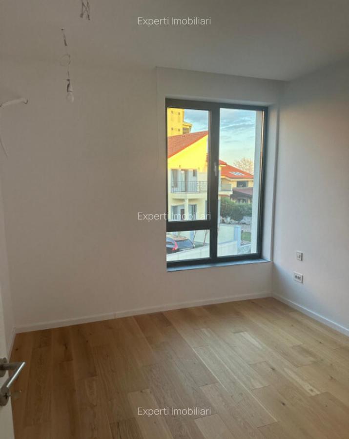 Vila deosebita de vanzare - zona Mamaia Nord pe malul laculu - 10