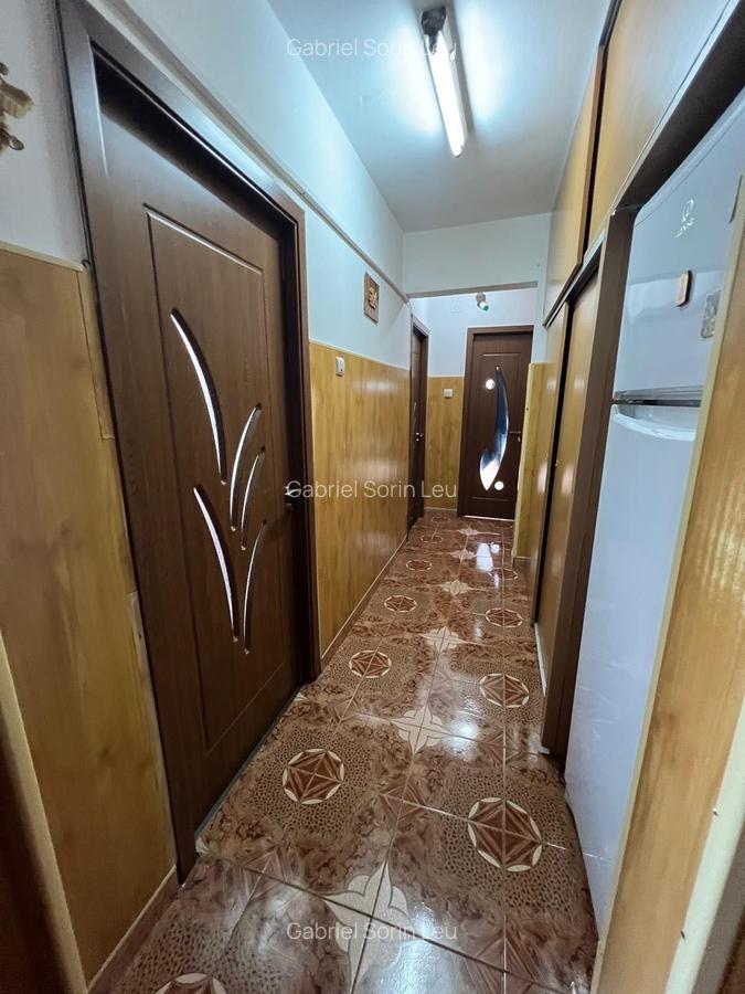 Zona TIC TAC  Apartamet cu 3 camere, centrala gaze - 2