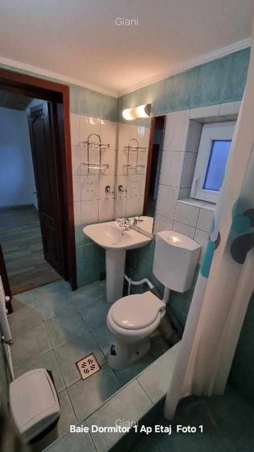 Pensiune cu 2 apartamente independente (8 camere) in Poiana Tapului - 10