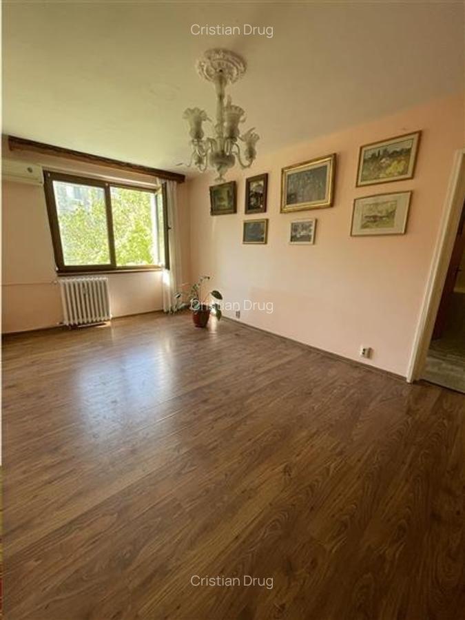 Apartament 3 camere Chisinau - 1