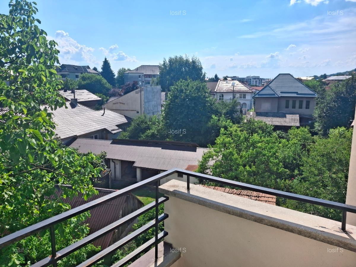 Casa cu 3 apartamente - locatie unica in Baia Mare - 5