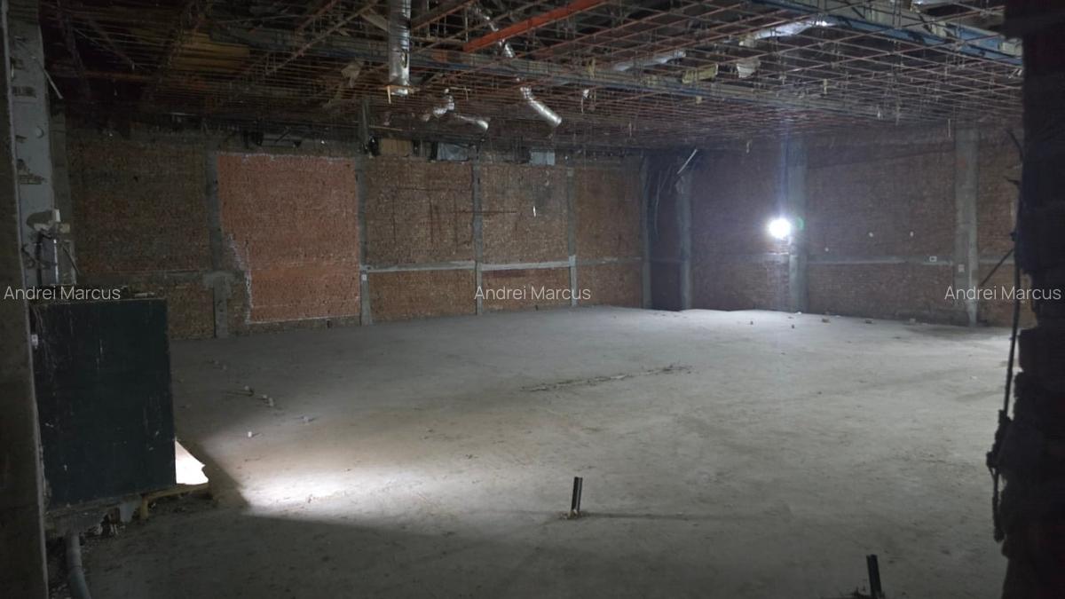 Inchiriez/vand spatiu comercial 800 mp open space Bl. Tomis Central - 1