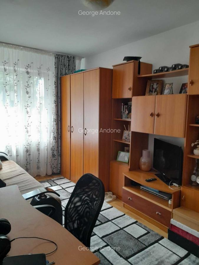Garsonieră decomandată, mobilată în Podu Roș - 1