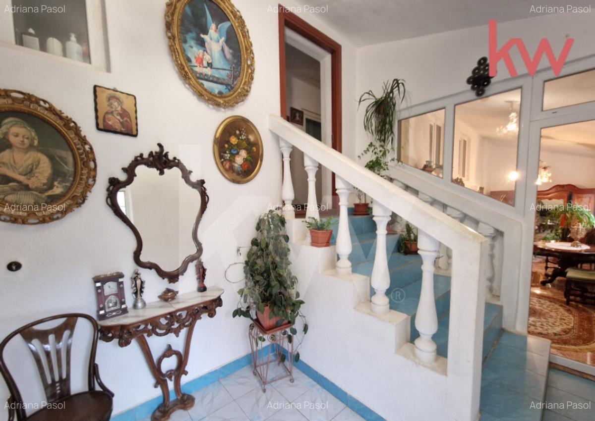 De vanzare casa pe teren de 1.390 m2 Craiova, Str. Bu - 2