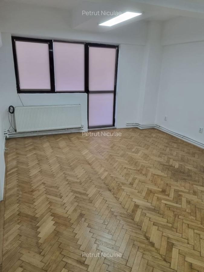 UNIVERSITATE BATISTEI O CAMERA 23MP PENTRU BIROURI, CLADIRE BIROURI - 4