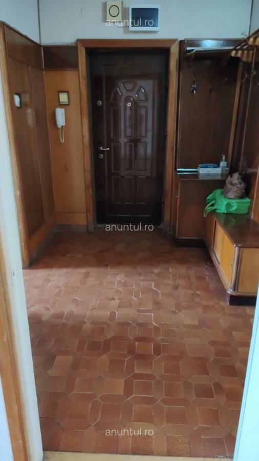 Braila Apartament 3 camere de vanzare, 80 mp, etaj 3, strada Tineretului - 8