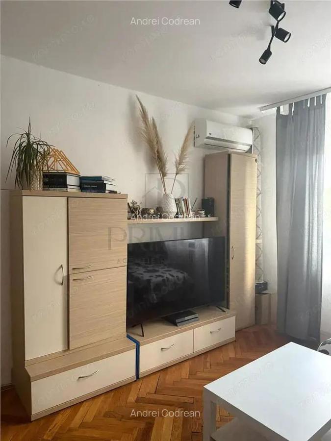 Gheorghe Lazar - 2 Camere - Etaj intermediar cu LIFT - Bloc izolat - Balcon - 1
