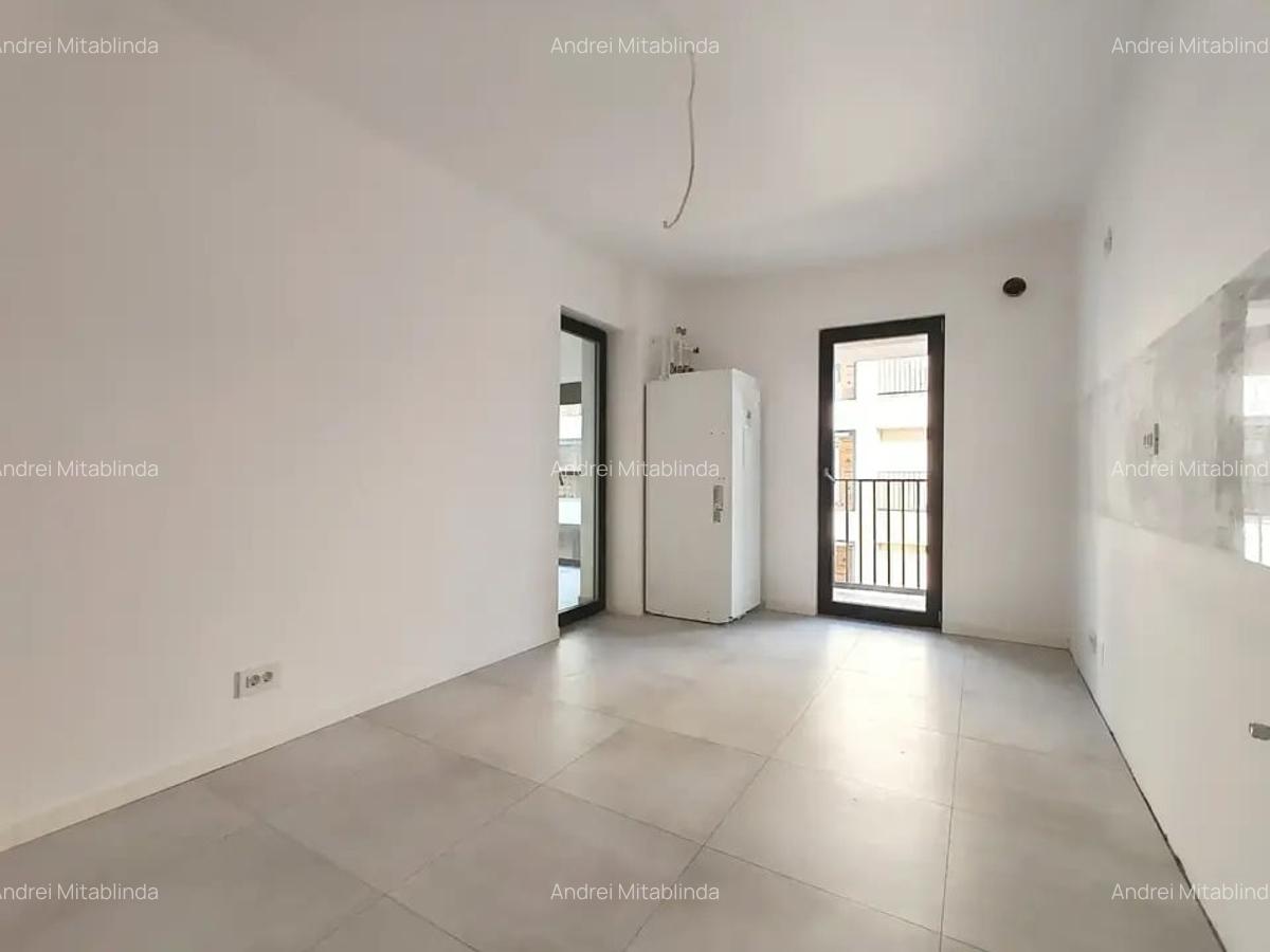 Apartament cu 3 camere decomandat în Titan - 12