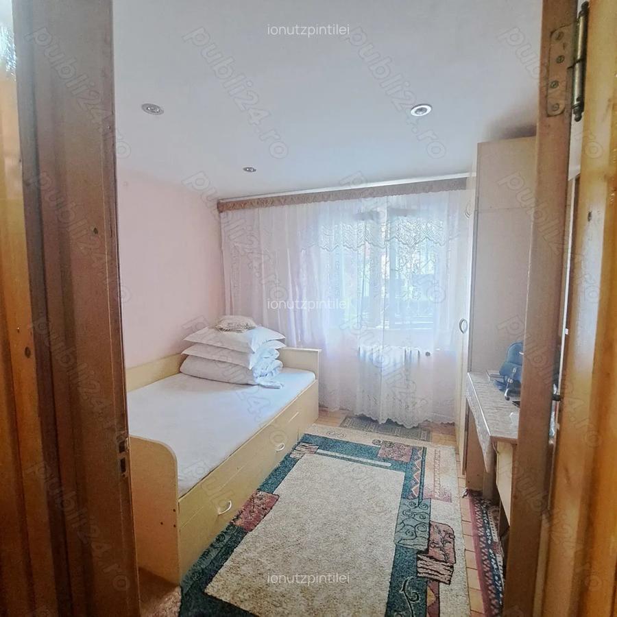 Apartament 4 camere,decomandat,mobilat si utilat,cartier George Enescu - 4 Apartament 4 camere,decomandat,mobilat si utilat,cartier George Enescu - 4