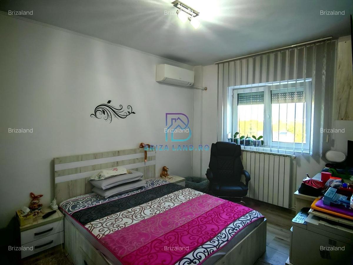 Doamna Ghica, bloc 2002, etaj 3/4, decomandat, doua bai - 10