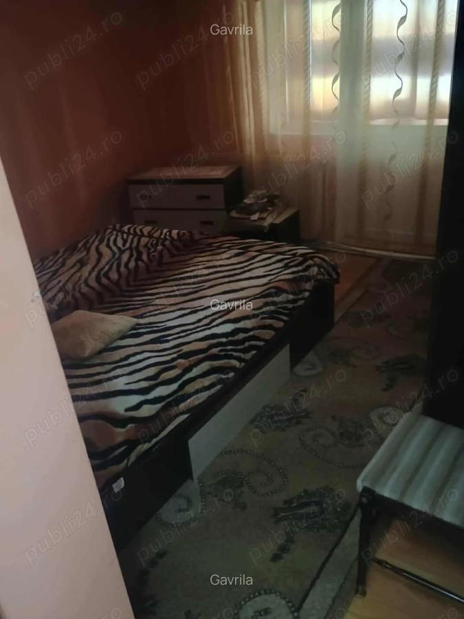 Inchiriez apartament 2 camere zona scoala Nr 2 - 5
