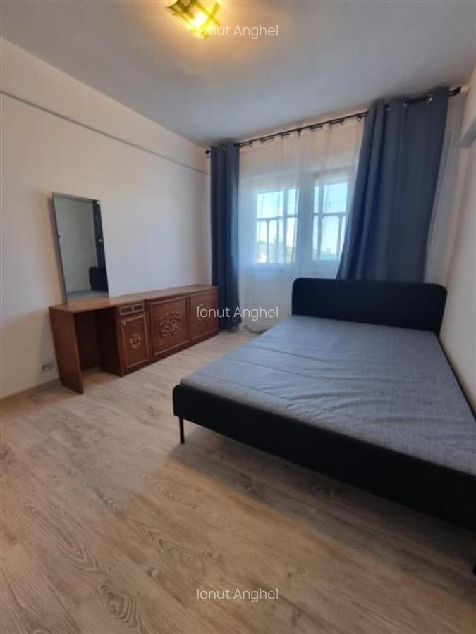 Apartament 3 camere decomandat - Podul de Fier - 6