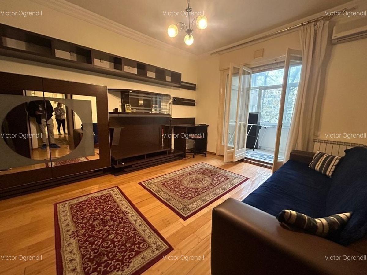 3 Camere Ultracentral 2 minute de Metrou Univestitate - 1