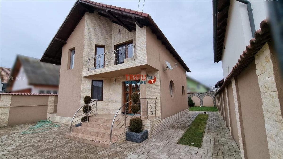 Casa individuala P+M la cheie 3 camere parcare Lancram - 1