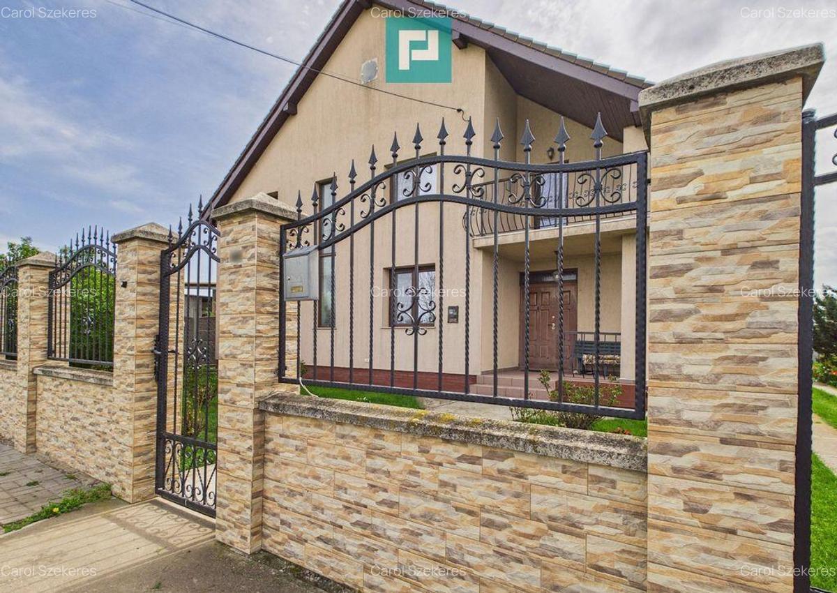 Vila cu 6 camere ?i teren generos in ?agu - 3