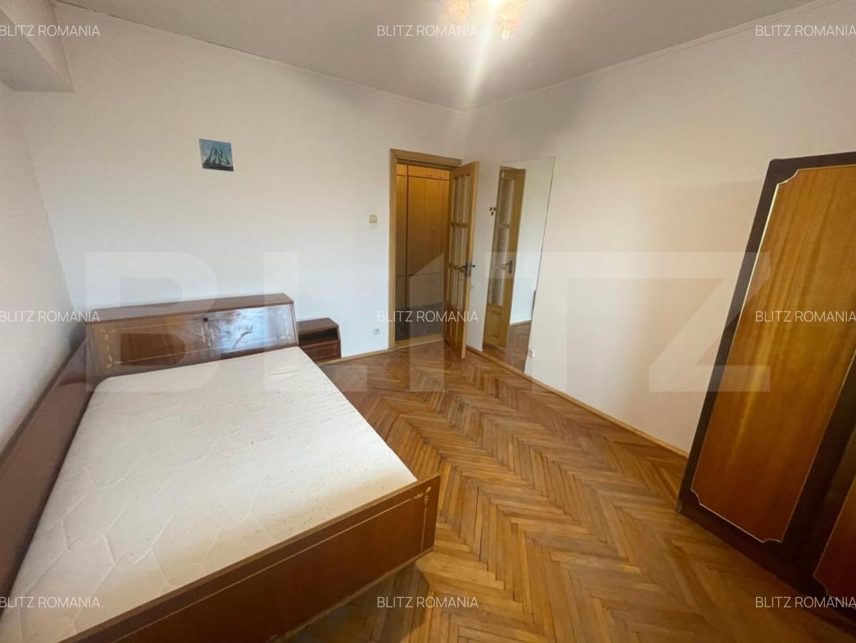 Apartament de vanzare, cu 3 camere, decomandat, 84 mp, zona pasaj Nicolina - 8