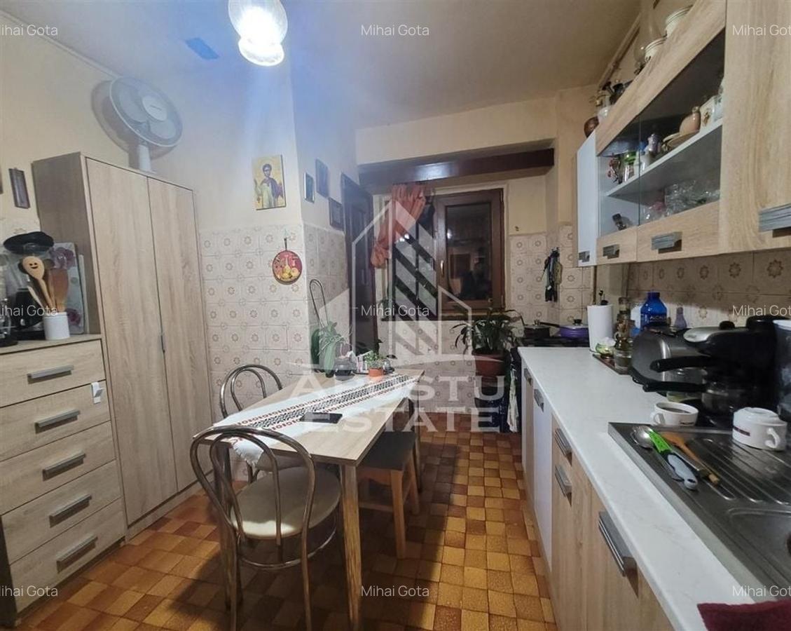 Apartament decomandat cu 2 camere, etaj 1, zona Aradului - 4